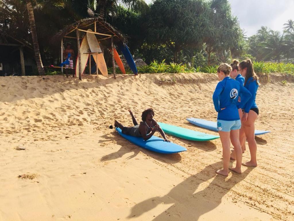 Onera Villa Hikkaduwa Buitenkant foto