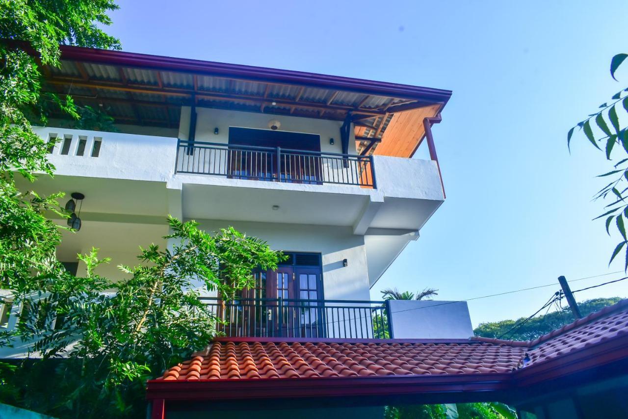 Onera Villa Hikkaduwa Buitenkant foto