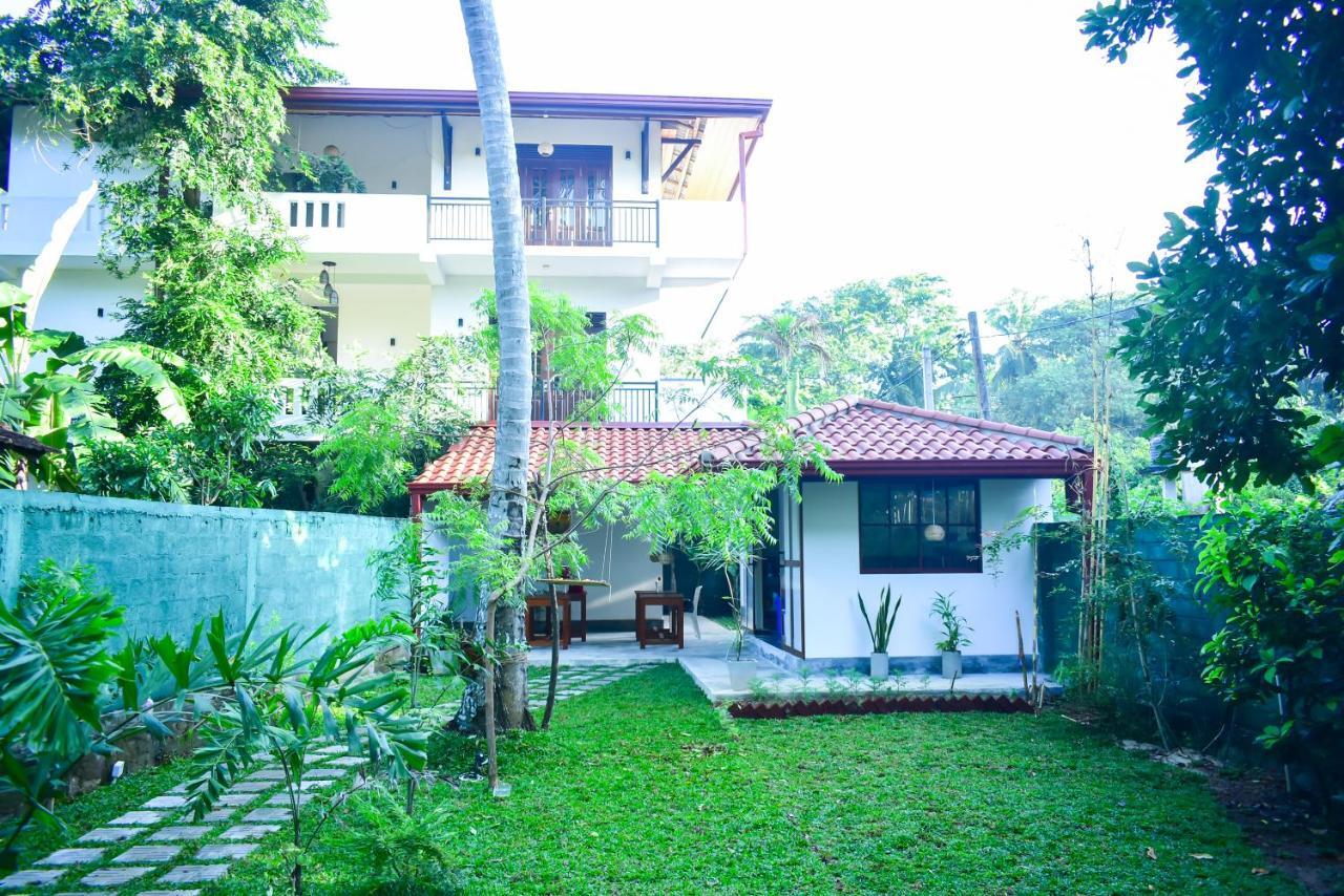 Onera Villa Hikkaduwa Buitenkant foto